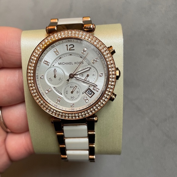 Michael Kors Watch - Picture 6 of 8